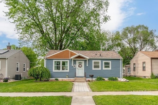 1111 Bourland Ave, Waterloo, IA 50702