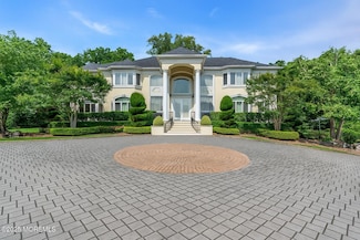 1 Embry Farm Rd, Marlboro, NJ 07746
