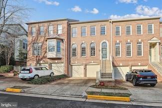 9517 Lagersfield Cir, Vienna, VA 22181