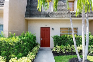 1325 Partridge Close, Pompano Beach, FL 33064