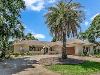 370 Golfview Dr, Miramar Beach, FL 32550