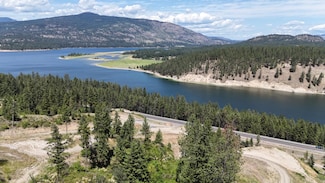 1381 #B Washington 25, Kettle Falls, WA 99141