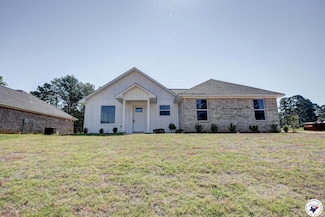 119 Village Place, Wake Village, TX 75501