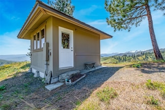 1021 Chicken Farm Ln, Cashmere, WA 98815