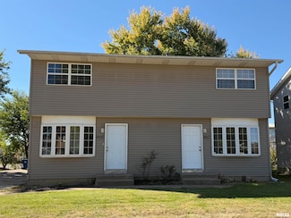 655 W 64th St, Davenport, IA 52806