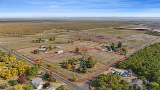 25523 E Groves Rd, Farmington, CA 95230
