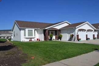 2109 Bridgeview Ct SE, Mandan, ND 58554