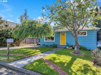 1466 8th St, Astoria, OR 97103