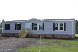 209 Mewborn Dr, Beulaville, NC 28518
