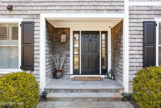 9 Norton Ln, Old Greenwich, CT 06870