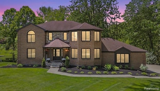 5695 Deerwood, Commerce Township, MI 48382