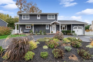 241 N Hamilton Ave, Lindenhurst, NY 11757