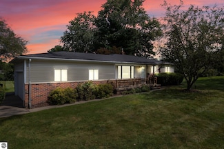 3261 E Maple Ave, Burton, MI 48529