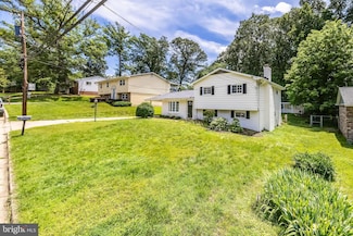 704 Kings Ln, Fort Washington, MD 20744