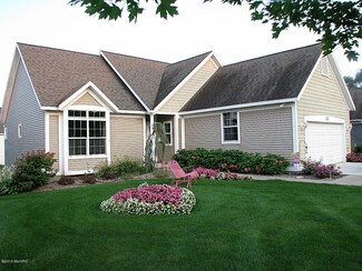 509 Hunters Run Cir, Holland, MI 49423