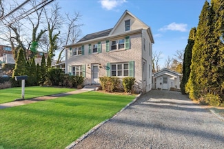 2 Preston St, Port Washington, NY 11050
