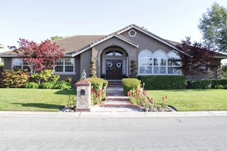410 Bobbys Ln, Hollister, CA 95023