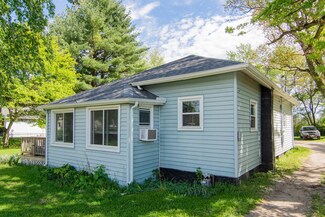 2598 Lake Shore Dr, Niles, MI 49120