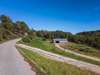 7207 Lost Pavement Rd, New England, WV 26181