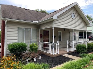 805 Campus Dr, Belpre, OH 45714
