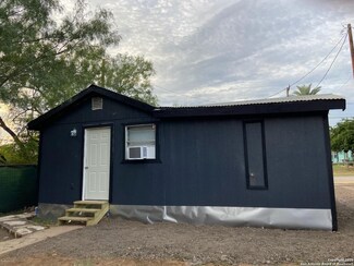 604 Johnston, Cotulla, TX 78014