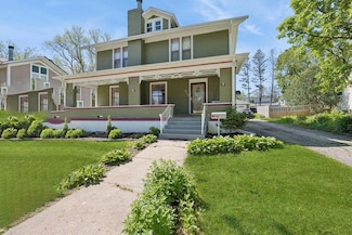 608 Mcdowell St, Delavan, WI 53115