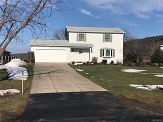 6857 Pin Oak Dr, Boston, NY 14025