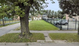 6242 S Eberhart Ave, Chicago, IL 60637