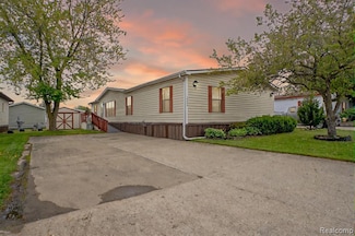 14424 Grenwich Ct, Shelby Township, MI 48315