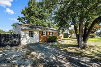 9422 King George Dr, Manassas, VA 20109