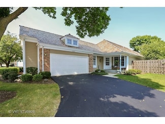 444 Park Barrington Dr, Barrington, IL 60010