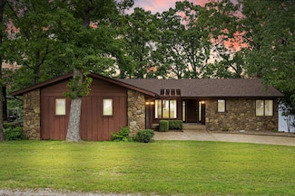 209 S Lakeshore Dr, Blue Eye, MO 65611