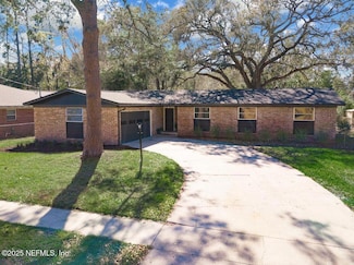 9520 Pickwick Dr, Jacksonville, FL 32257