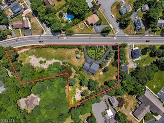 409 High Mountain Rd, North Haledon, NJ 07508
