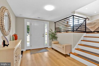 2 Flintstone Dr, Marlton, NJ 08053