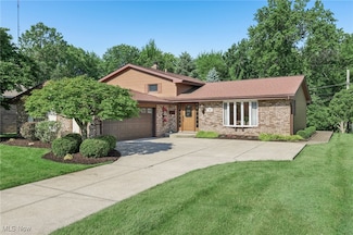 7250 Normandy Dr, Cleveland, OH 44134