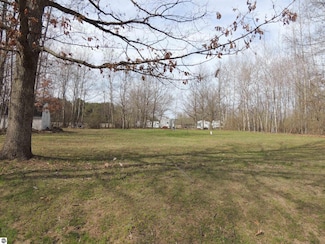 1018 & 1020 Cordoba Ln, Lake Isabella, MI 48893