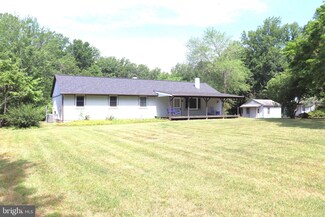 7652 Riverside Farm Rd, Marshall, VA 20115