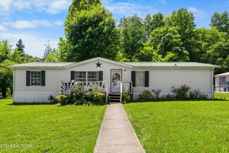 327 Ridenour Ln, Jacksboro, TN 37757