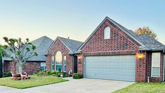 708 W Helena St, Broken Arrow, OK 74012