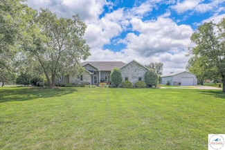 1502 N Vansant Rd, Clinton, MO 64735