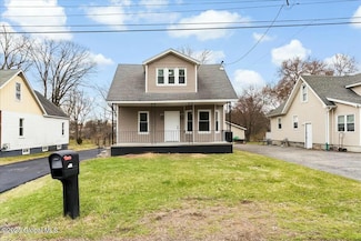 449 Taurus Rd, Schenectady, NY 12304