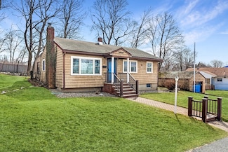 3 Desmond Dr, Nahant, MA 01908