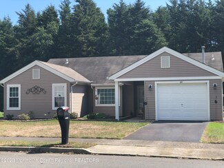 31 Sheffield Dr, Forked River, NJ 08731