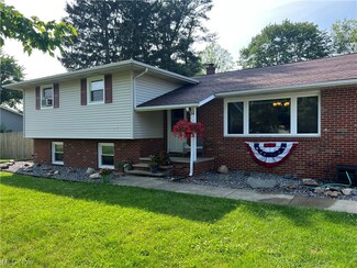 2879 Linda Ln, North Kingsville, OH 44068