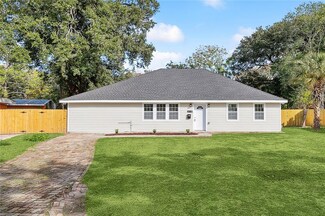 212 Cambridge Ct, New Orleans, LA 70131