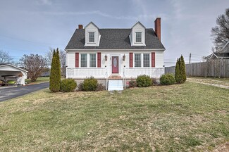421 Maple St, Glade Spring, VA 24340