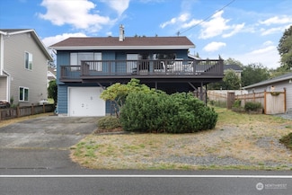 1251 Admirals Dr, Coupeville, WA 98239