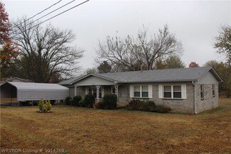 203 E Cedar St, Hackett, AR 72937