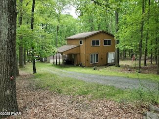 188 Forest Ridge Dr, Hawley, PA 18428